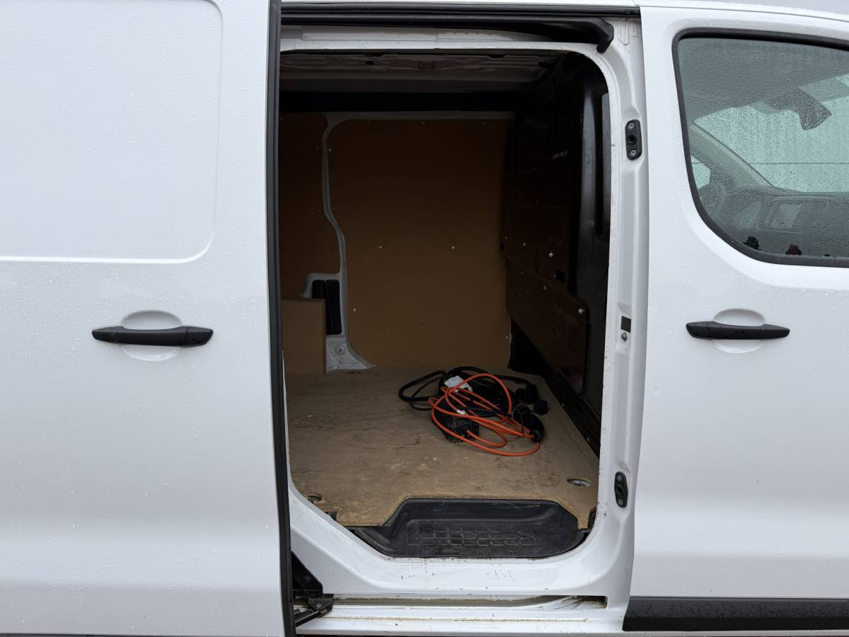 Fiat E-Scudo Fiat e-Scudo 50 kWh 136PK Elektrisch! L1 223km WLTP 94,9% (SOH) Snelladen Climate control Cruise control Carplay Parkeersensoren