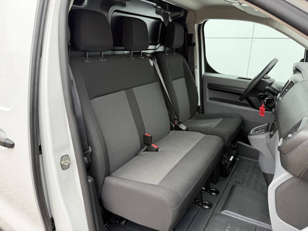 Fiat E-Scudo Fiat e-Scudo 50 kWh 136PK Elektrisch! L1 223km WLTP 94,9% (SOH) Snelladen Climate control Cruise control Carplay Parkeersensoren