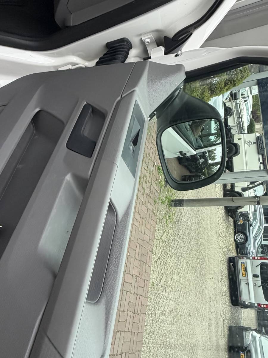 Volkswagen Transporter Volkswagen Transporter 2.0 TDI L2H3 Bj 2023 Km 37.000 BPM VRIJ APK 07-2027 1e eigenaar !!