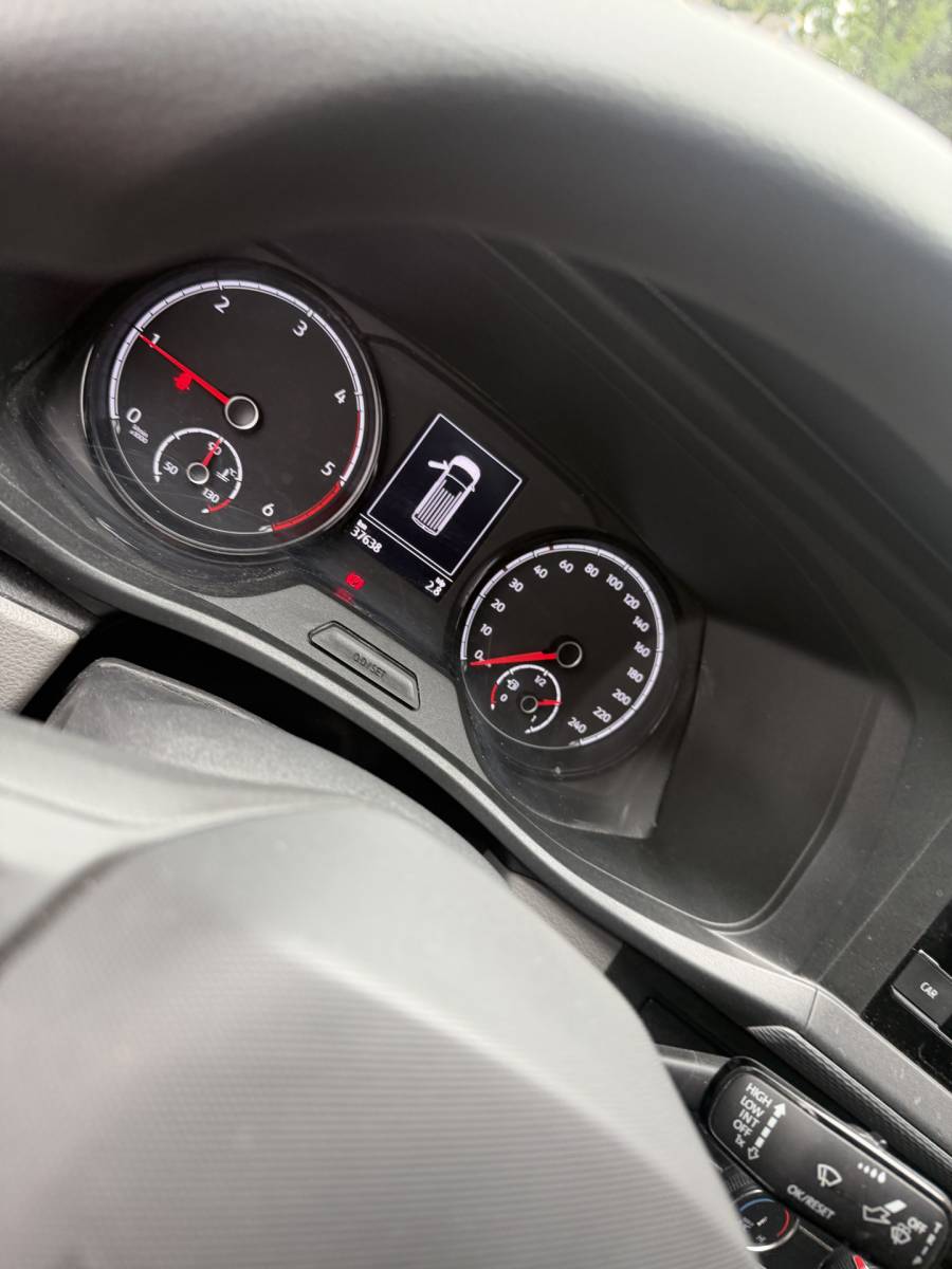 Volkswagen Transporter Volkswagen Transporter 2.0 TDI L2H3 Bj 2023 Km 37.000 BPM VRIJ APK 07-2027 1e eigenaar !!