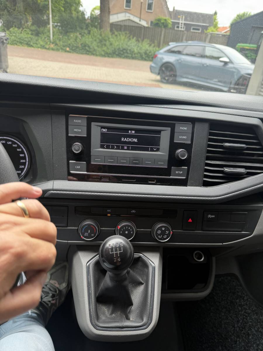 Volkswagen Transporter Volkswagen Transporter 2.0 TDI L2H3 Bj 2023 Km 37.000 BPM VRIJ APK 07-2027 1e eigenaar !!