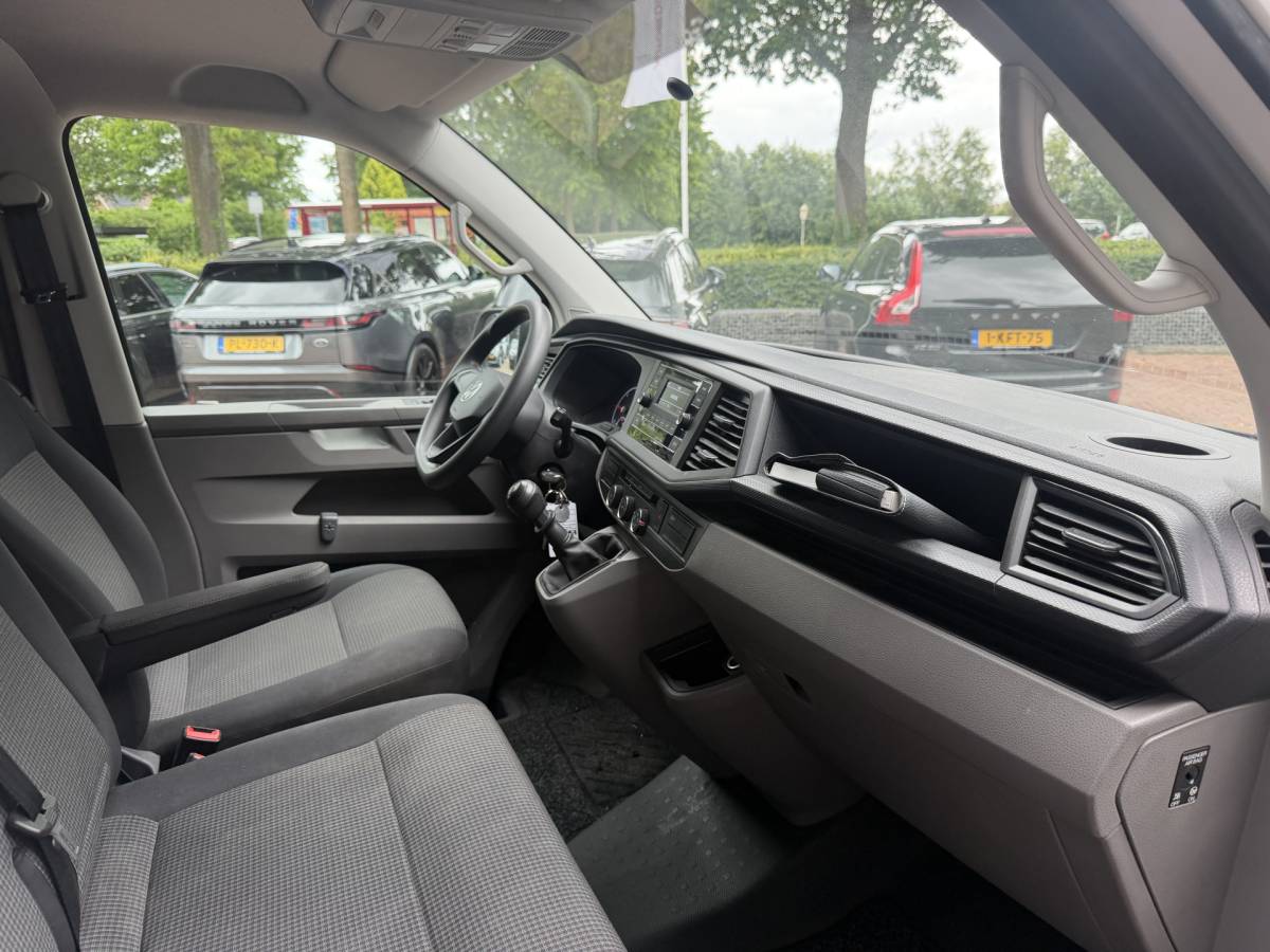 Volkswagen Transporter Volkswagen Transporter 2.0 TDI L2H3 Bj 2023 Km 37.000 BPM VRIJ APK 07-2027 1e eigenaar !!