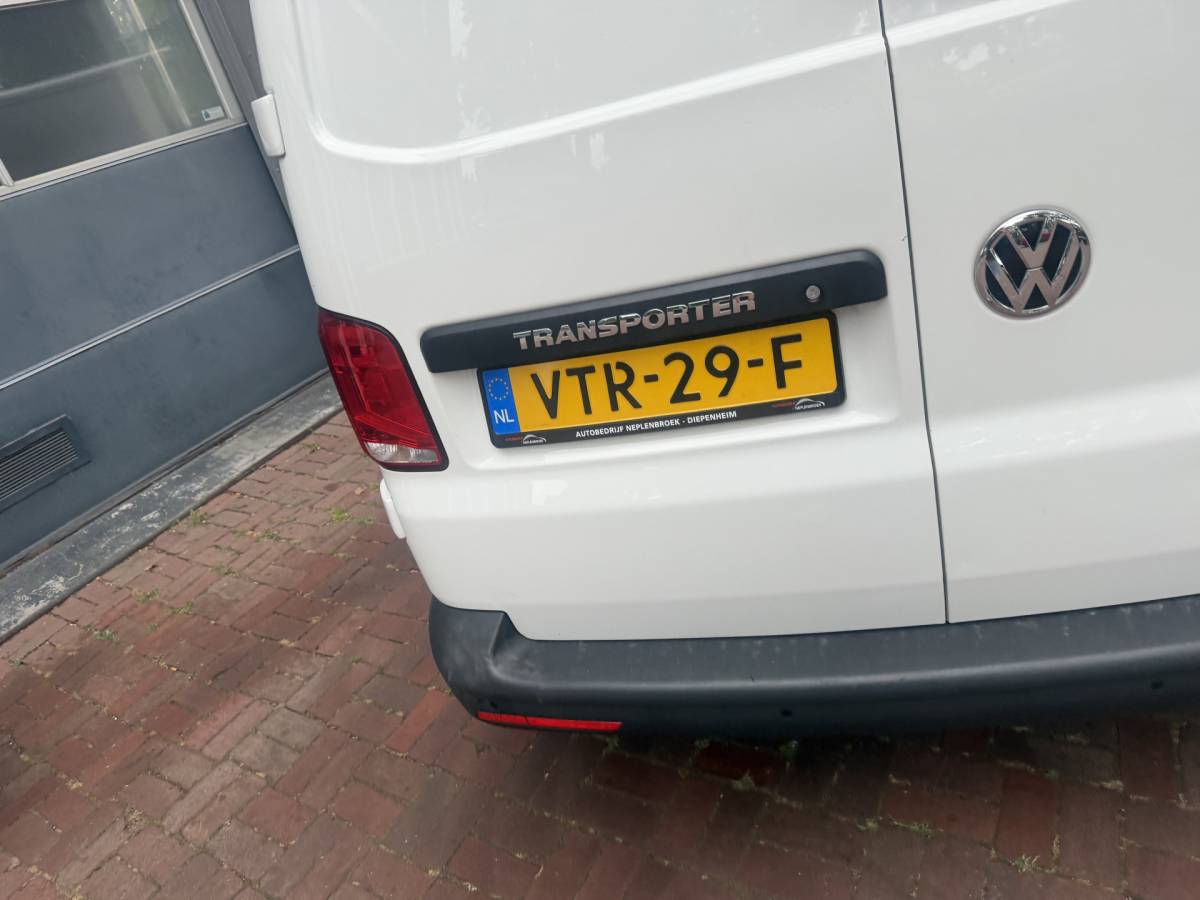 Volkswagen Transporter Volkswagen Transporter 2.0 TDI L2H3 Bj 2023 Km 37.000 BPM VRIJ APK 07-2027 1e eigenaar !!