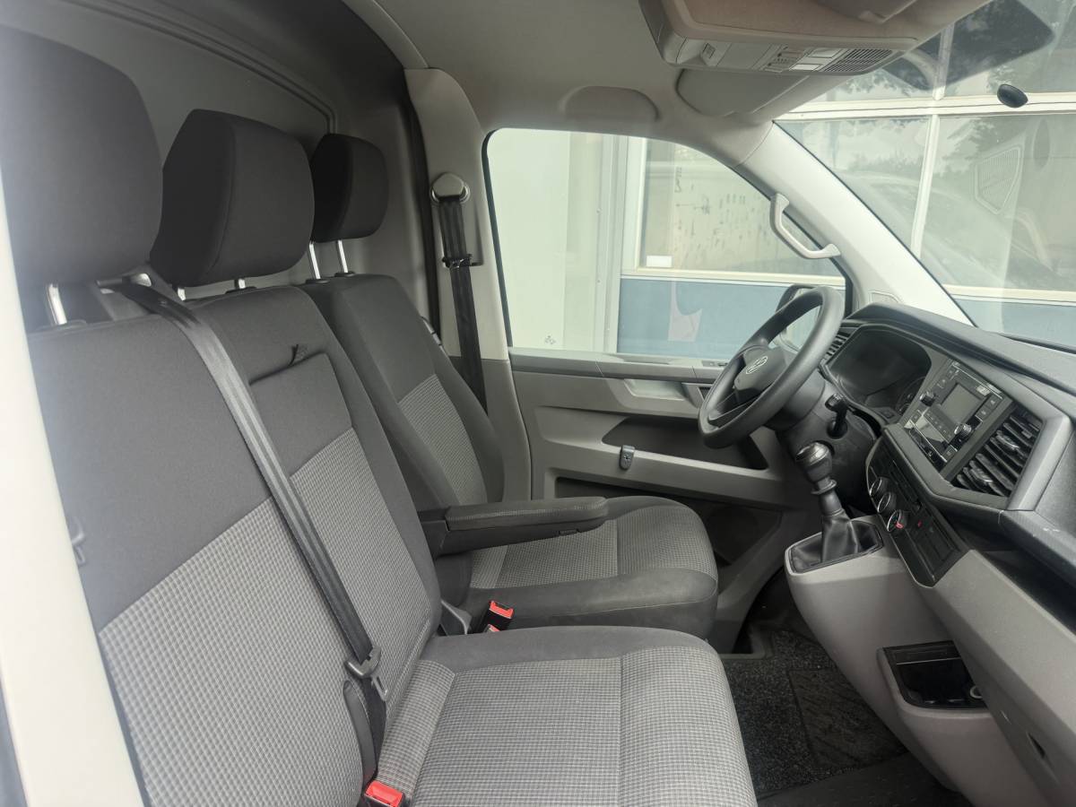 Volkswagen Transporter Volkswagen Transporter 2.0 TDI L2H3 Bj 2023 Km 37.000 BPM VRIJ APK 07-2027 1e eigenaar !!