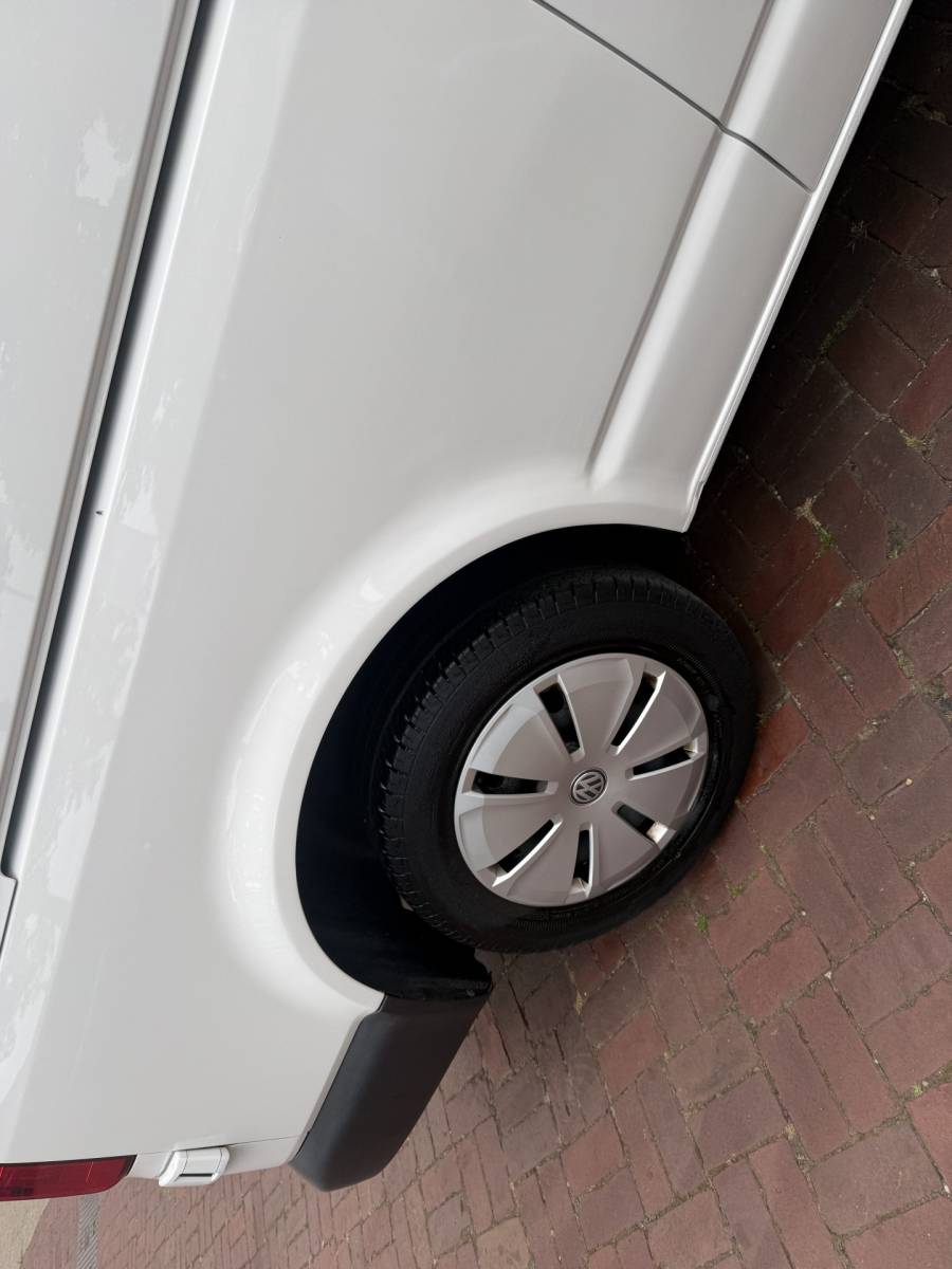 Volkswagen Transporter Volkswagen Transporter 2.0 TDI L2H3 Bj 2023 Km 37.000 BPM VRIJ APK 07-2027 1e eigenaar !!
