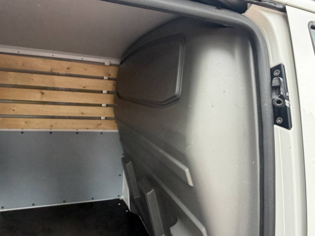 Volkswagen Transporter Volkswagen Transporter 2.0 TDI L2H3 Bj 2023 Km 37.000 BPM VRIJ APK 07-2027 1e eigenaar !!