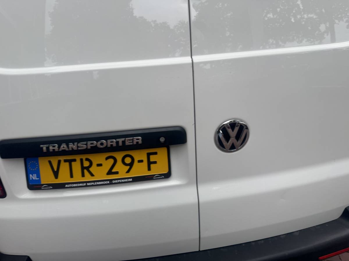 Volkswagen Transporter Volkswagen Transporter 2.0 TDI L2H3 Bj 2023 Km 37.000 BPM VRIJ APK 07-2027 1e eigenaar !!