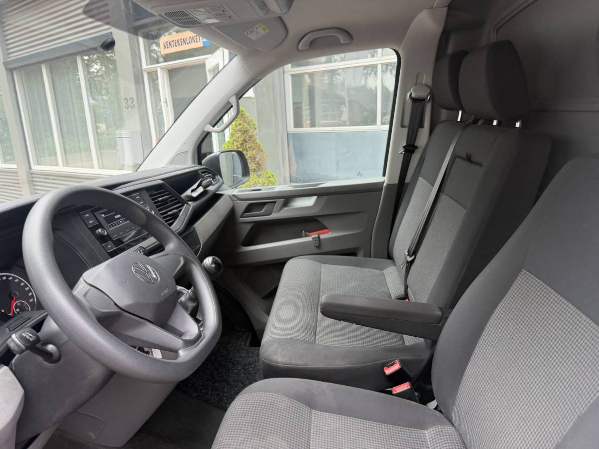 Volkswagen Transporter Volkswagen Transporter 2.0 TDI L2H3 Bj 2023 Km 37.000 BPM VRIJ APK 07-2027 1e eigenaar !!