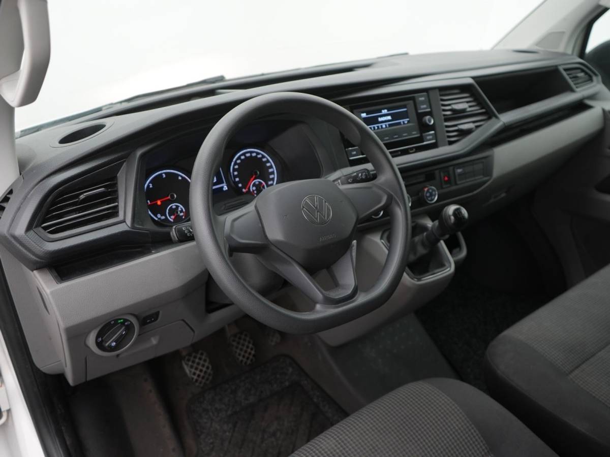 Volkswagen Transporter Volkswagen Transporter 2.0 TDI L2H3 Bj 2023 Km 37.000 BPM VRIJ APK 07-2027 1e eigenaar !!