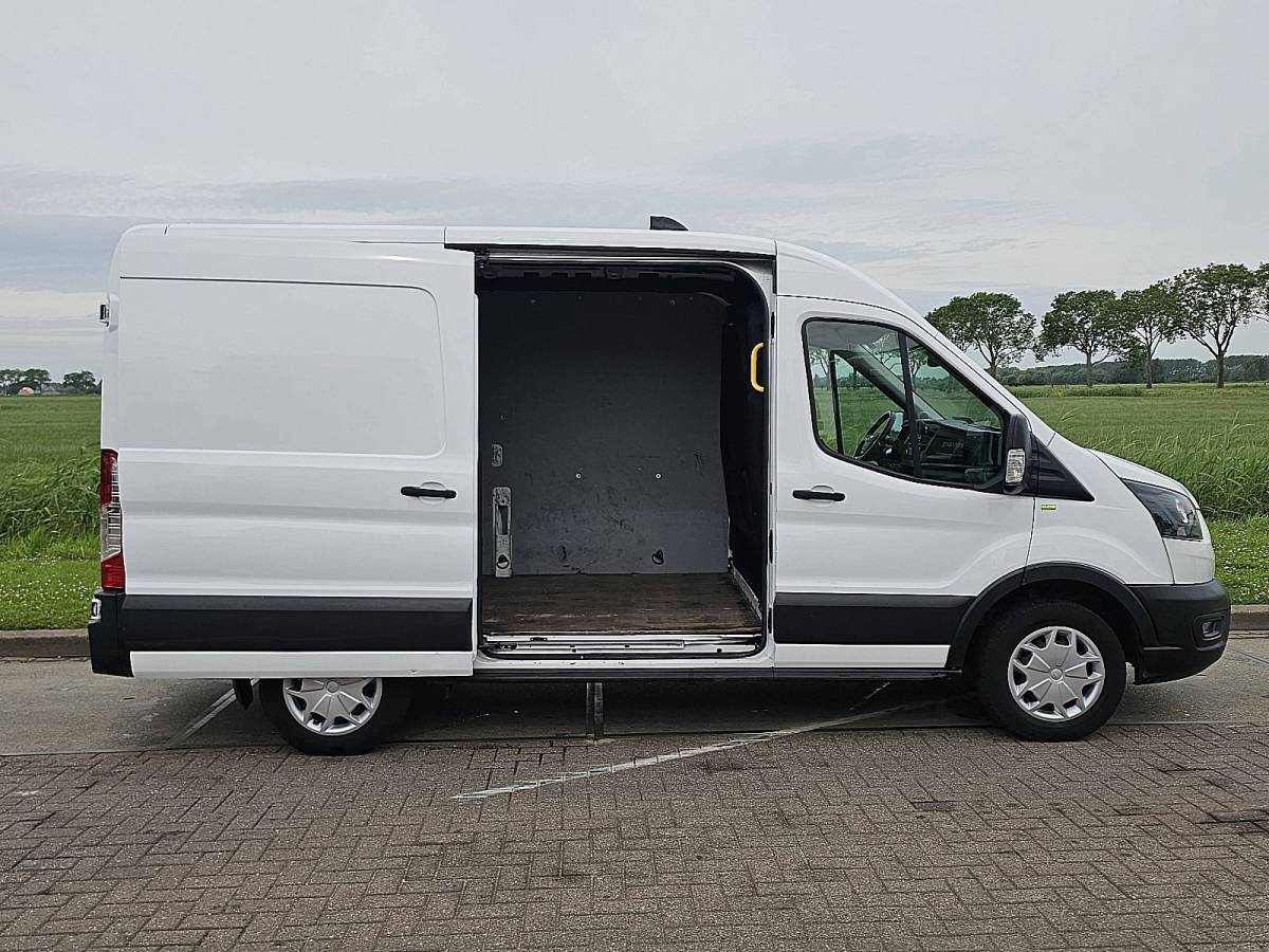 Ford Transit FORD TRANSIT 2.0 l2h2 automaat euro6!