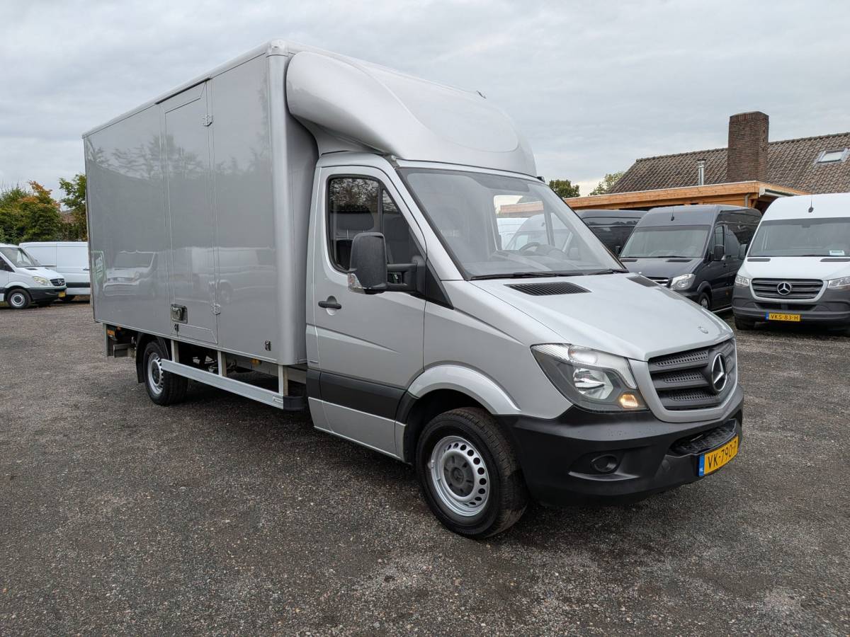 Mercedes-Benz Sprinter Mercedes-Benz Sprinter 316 2.2 CDI Bakwagen / laadklep / Airco / Cruise / Ladebordwand / Koffer