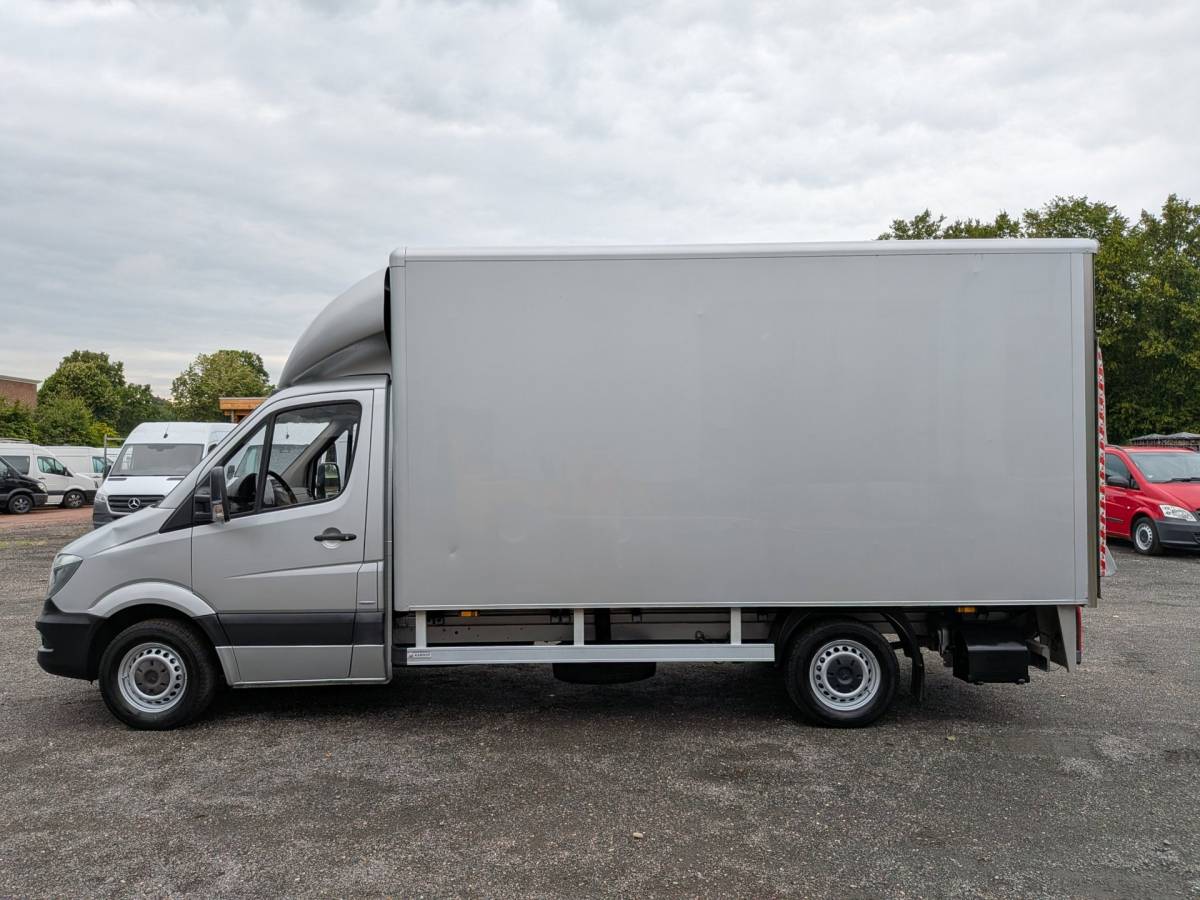 Mercedes-Benz Sprinter Mercedes-Benz Sprinter 316 2.2 CDI Bakwagen / laadklep / Airco / Cruise / Ladebordwand / Koffer