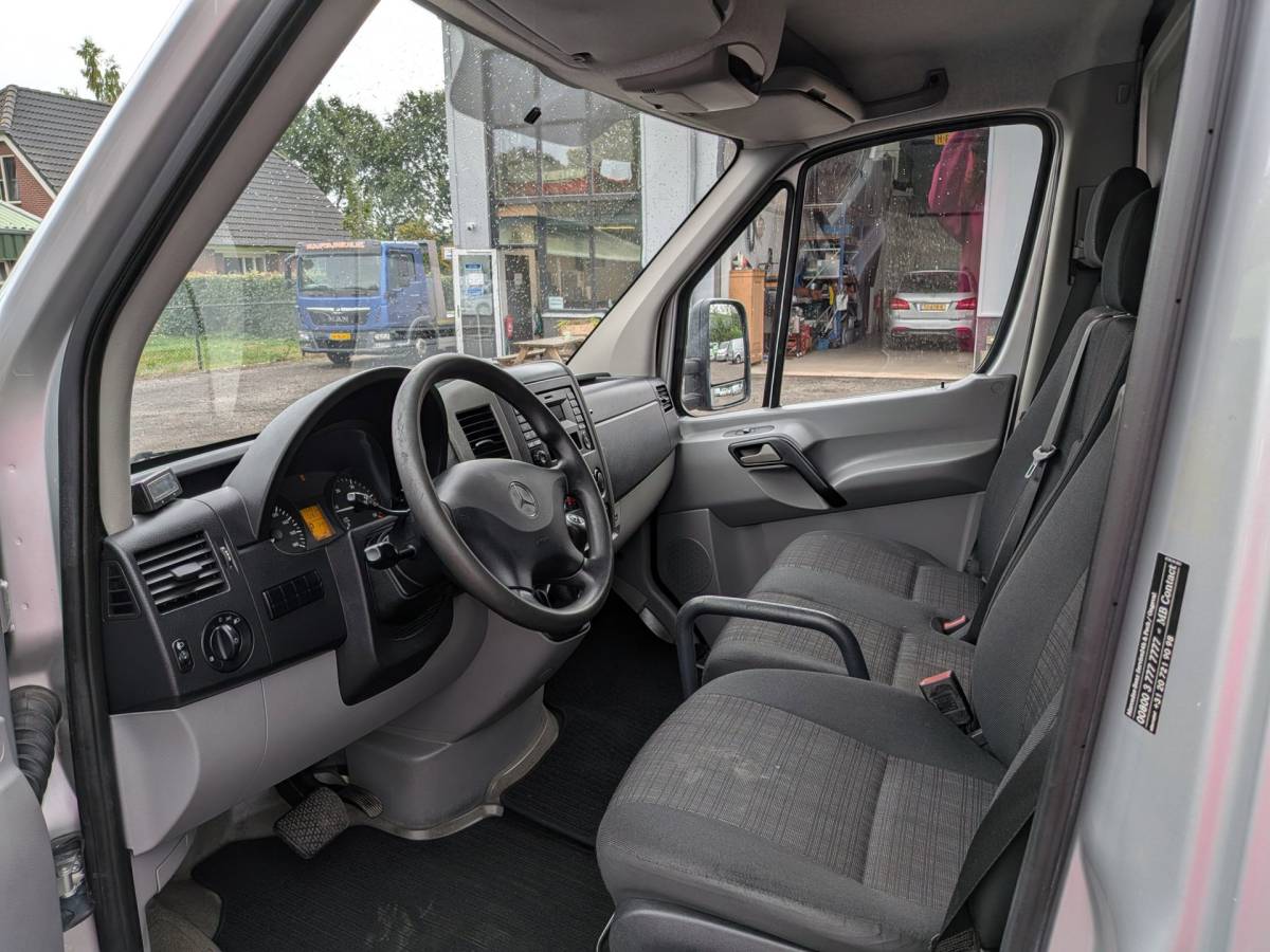 Mercedes-Benz Sprinter Mercedes-Benz Sprinter 316 2.2 CDI Bakwagen / laadklep / Airco / Cruise / Ladebordwand / Koffer