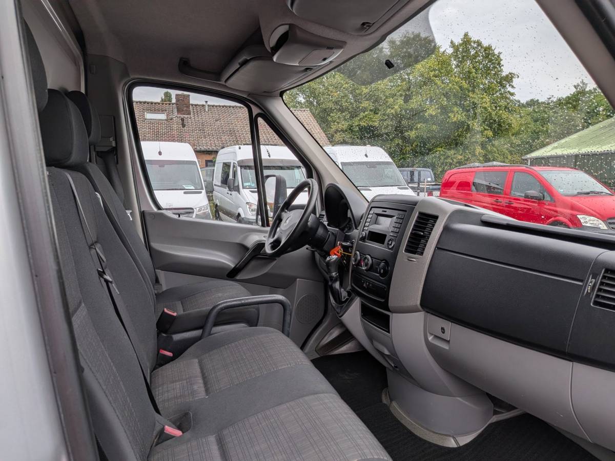 Mercedes-Benz Sprinter Mercedes-Benz Sprinter 316 2.2 CDI Bakwagen / laadklep / Airco / Cruise / Ladebordwand / Koffer