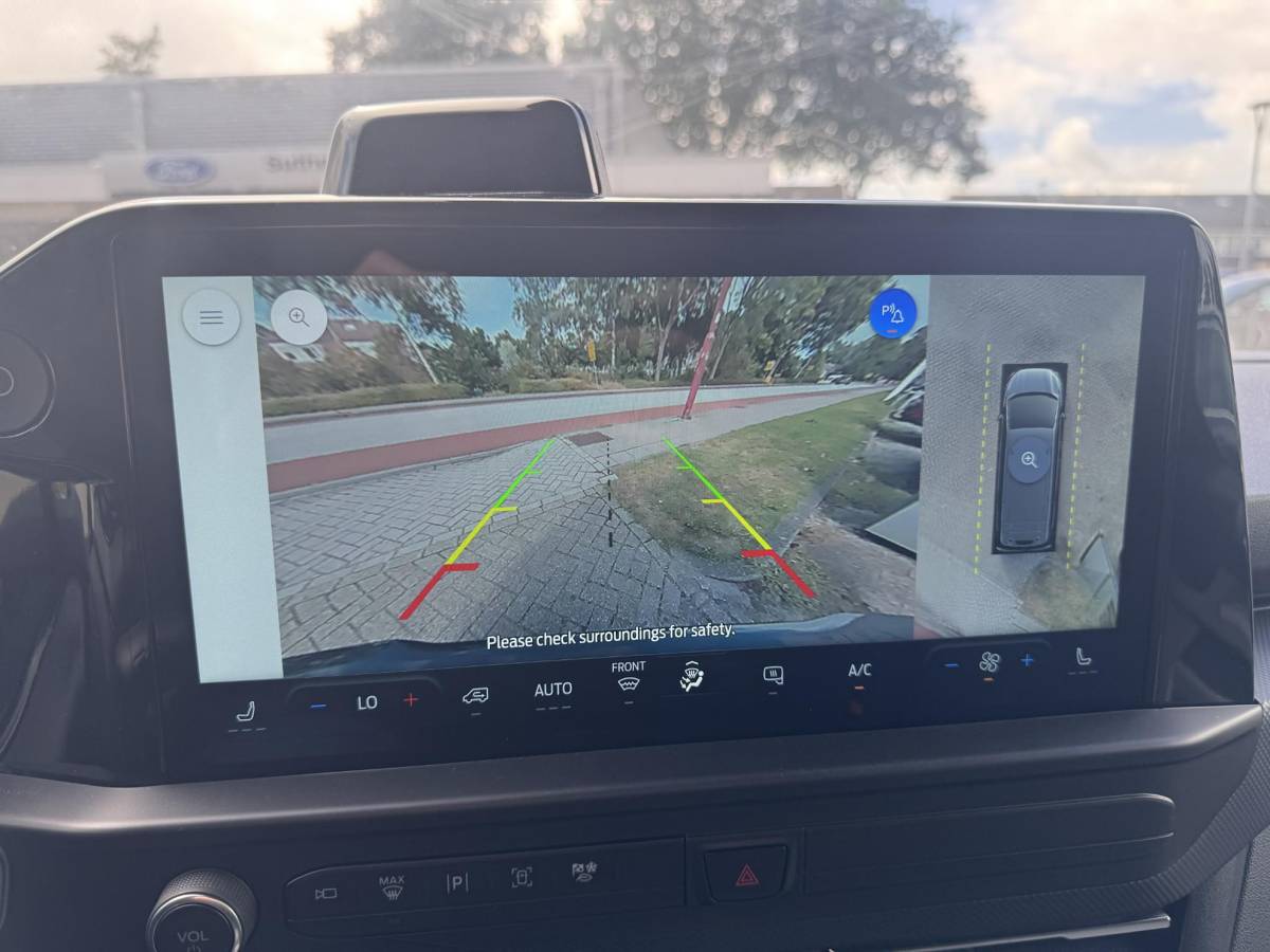 Ford E-Transit Custom Ford E-Transit Custom 340 L2H1 Limited 71 kWh | SCI | 218pk | Laadvloer bescherming | 12-weg verstel- en verwarmbare AGR bestuurders- en passagiersstoel Laadvloer bescherming,12-weg verstel- en verwarmbare AGR bestuurders- en passagiersstoel | Trekhaakvoorbereiding | 17 inch lichtmetalen velgen (Carbonised Grey) | Driver Assistent Pack Ultimate | AGM accu | BEV 3-fase oplaadkabel (mode 3, 32A, 10m)