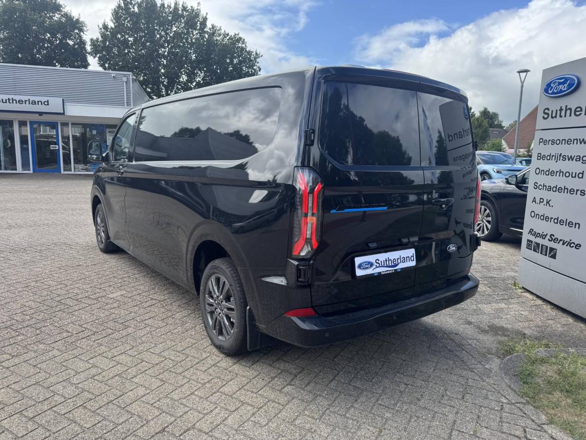 Ford E-Transit Custom Ford E-Transit Custom 340 L2H1 Limited 71 kWh | SCI | 218pk | Laadvloer bescherming | 12-weg verstel- en verwarmbare AGR bestuurders- en passagiersstoel Laadvloer bescherming,12-weg verstel- en verwarmbare AGR bestuurders- en passagiersstoel | Trekhaakvoorbereiding | 17 inch lichtmetalen velgen (Carbonised Grey) | Driver Assistent Pack Ultimate | AGM accu | BEV 3-fase oplaadkabel (mode 3, 32A, 10m)