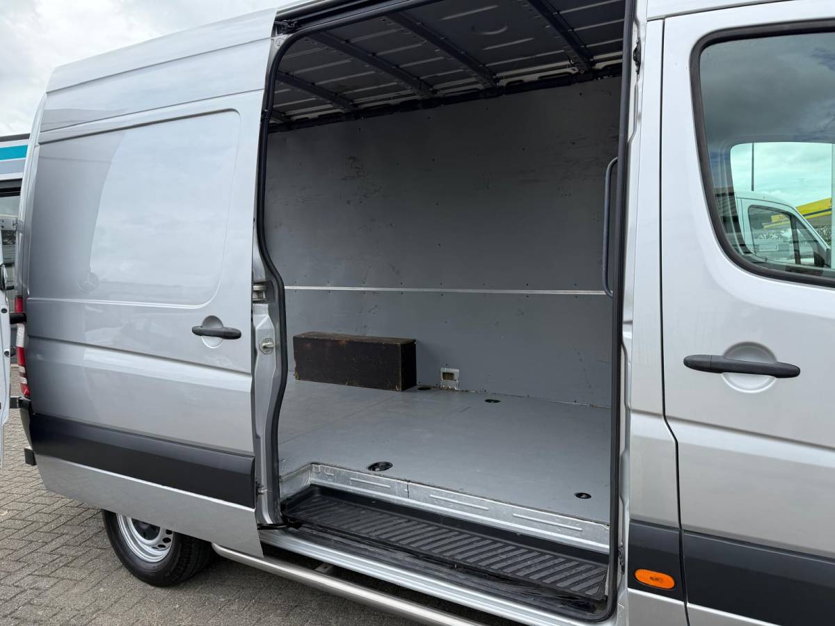 Mercedes-Benz Sprinter Mercedes-Benz Sprinter 316 CDI L2H2 E6 | NAP | 3.5T Trekhaak | Automaat | Leder | Cruise | Camera