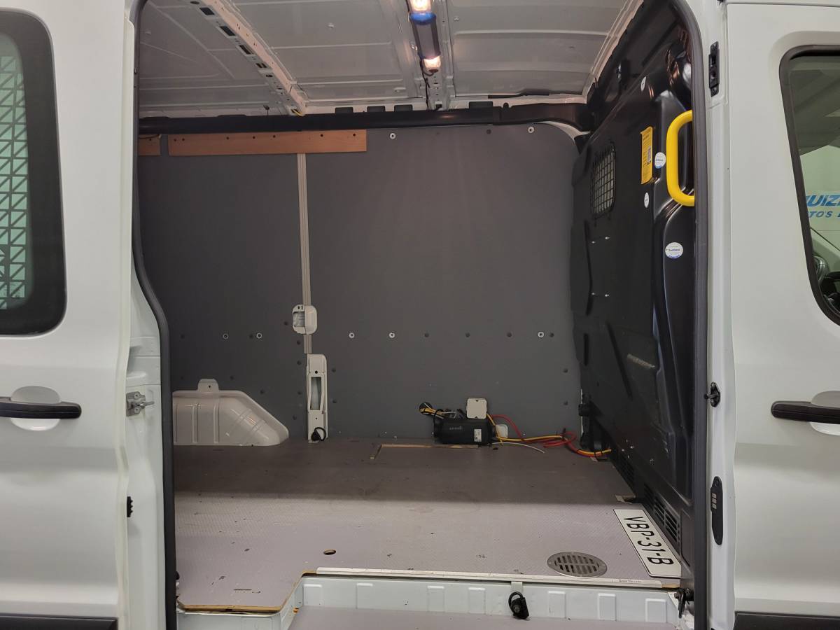 Ford Transit Ford Transit 2.0TDCI L2/H2 2800kg Trekgewicht Euro 6!
