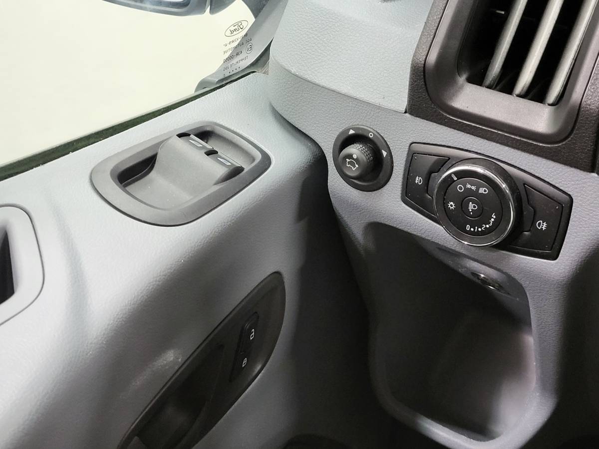 Ford Transit Ford Transit 2.0TDCI L2/H2 2800kg Trekgewicht Euro 6!