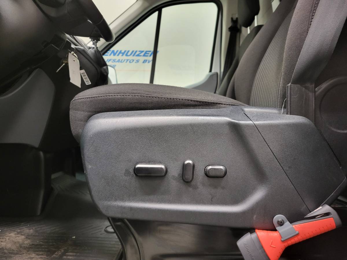 Ford Transit Ford Transit 2.0TDCI L2/H2 2800kg Trekgewicht Euro 6!
