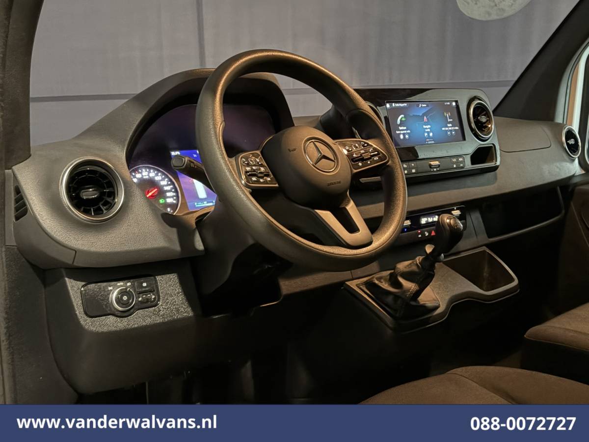 Mercedes-Benz Sprinter Mercedes-Benz Sprinter 317 CDI 170pk L3H2 Euro6 Airco | XXL MBUX | Camera | Navigatie | Apple Carplay | Cruisecontrol Android Auto, Bijrijdersbank