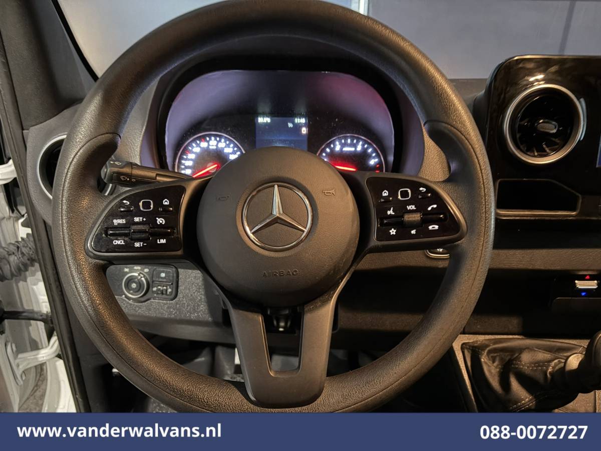 Mercedes-Benz Sprinter Mercedes-Benz Sprinter 317 CDI 170pk L3H2 Euro6 Airco | XXL MBUX | Camera | Navigatie | Apple Carplay | Cruisecontrol Android Auto, Bijrijdersbank