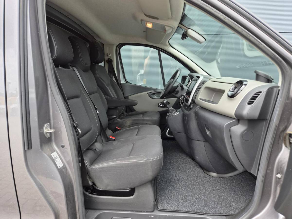 Renault Trafic Renault Trafic 1.6 dCi T29 L2H1 Airco Cruise Navi 125pk