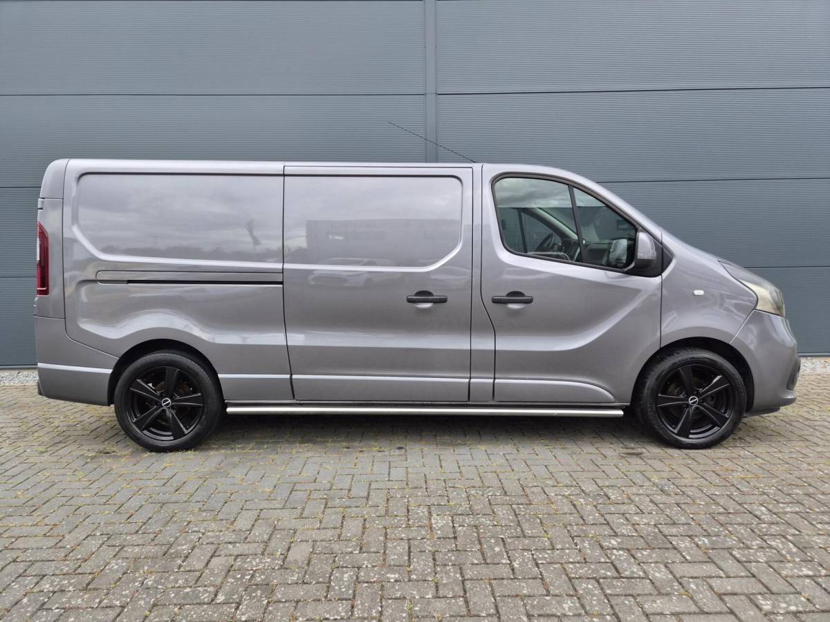 Renault Trafic Renault Trafic 1.6 dCi T29 L2H1 Airco Cruise Navi 125pk