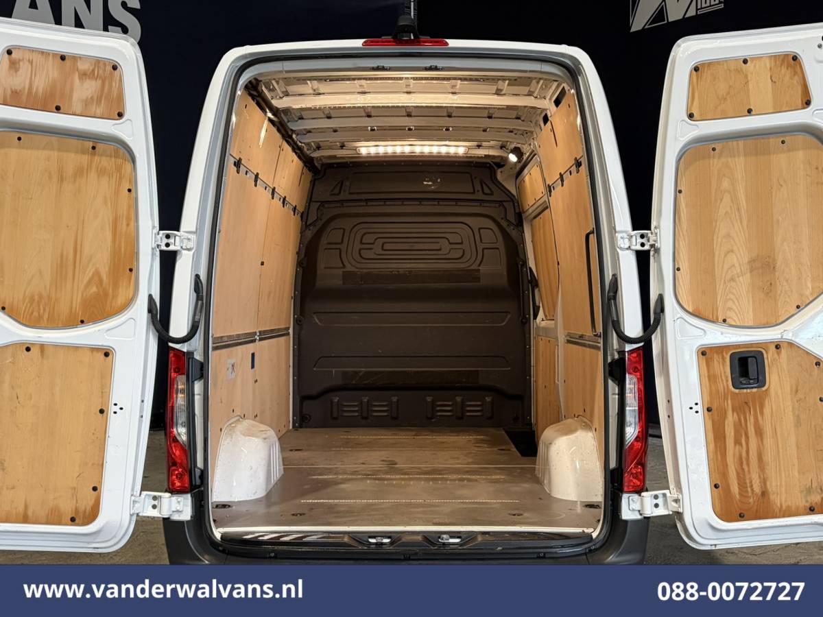 Mercedes-Benz Sprinter Mercedes-Benz Sprinter 317 CDI 170pk L2H2 Euro6 Airco | Camera | Navigatie | Apple Carplay | LED | Stoelverwarming Android Auto, Parkeersensoren