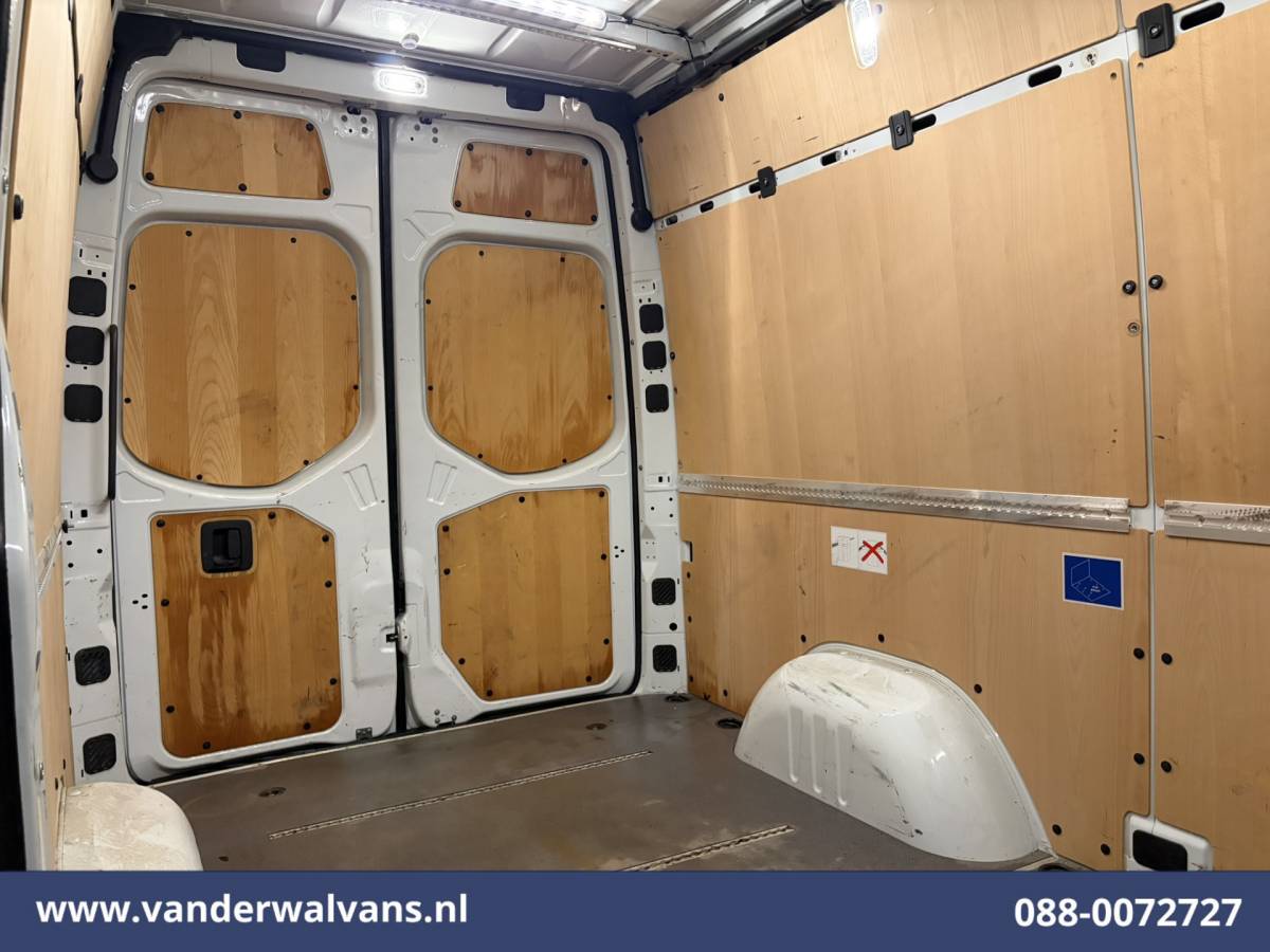 Mercedes-Benz Sprinter Mercedes-Benz Sprinter 317 CDI 170pk L2H2 Euro6 Airco | Camera | Navigatie | Apple Carplay | LED | Stoelverwarming Android Auto, Parkeersensoren