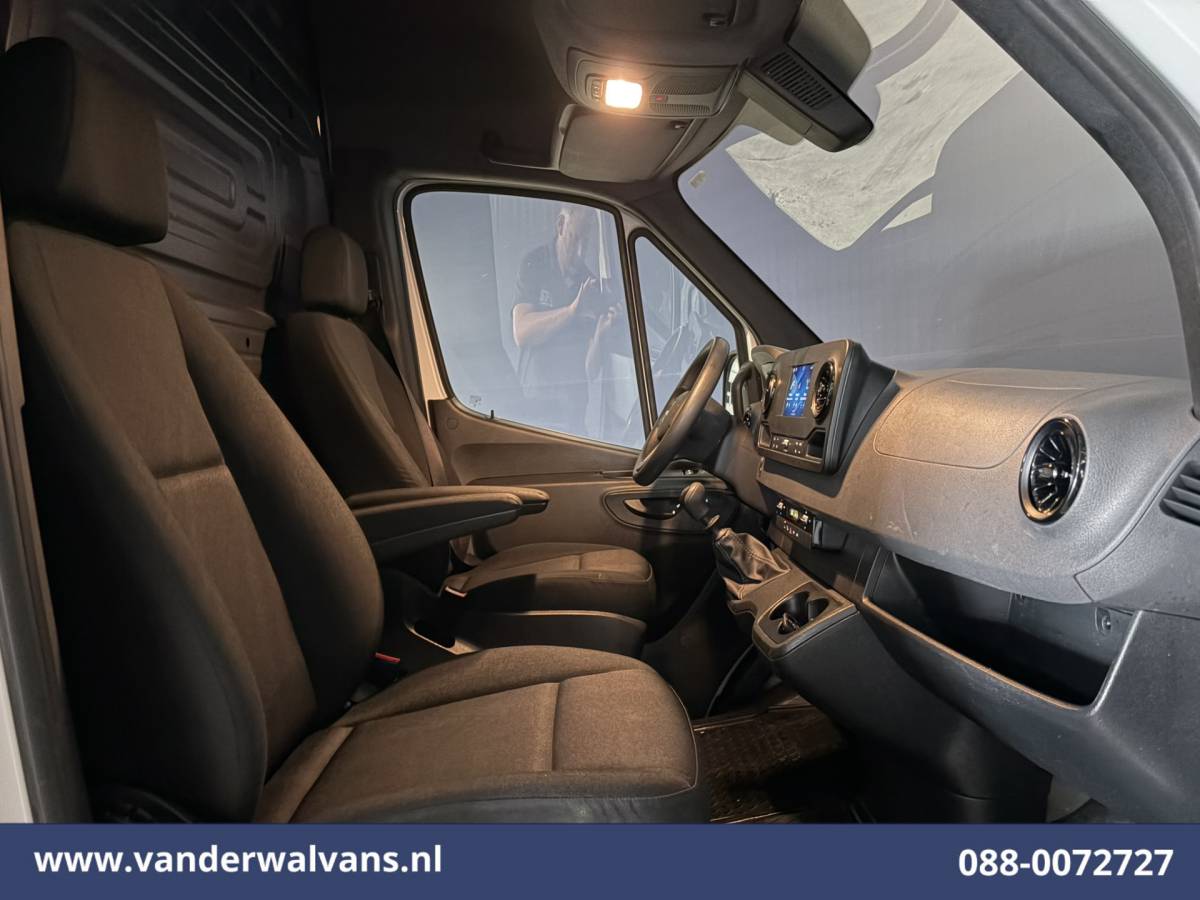 Mercedes-Benz Sprinter Mercedes-Benz Sprinter 317 CDI 170pk L2H2 Euro6 Airco | Camera | Navigatie | Apple Carplay | LED | Stoelverwarming Android Auto, Parkeersensoren