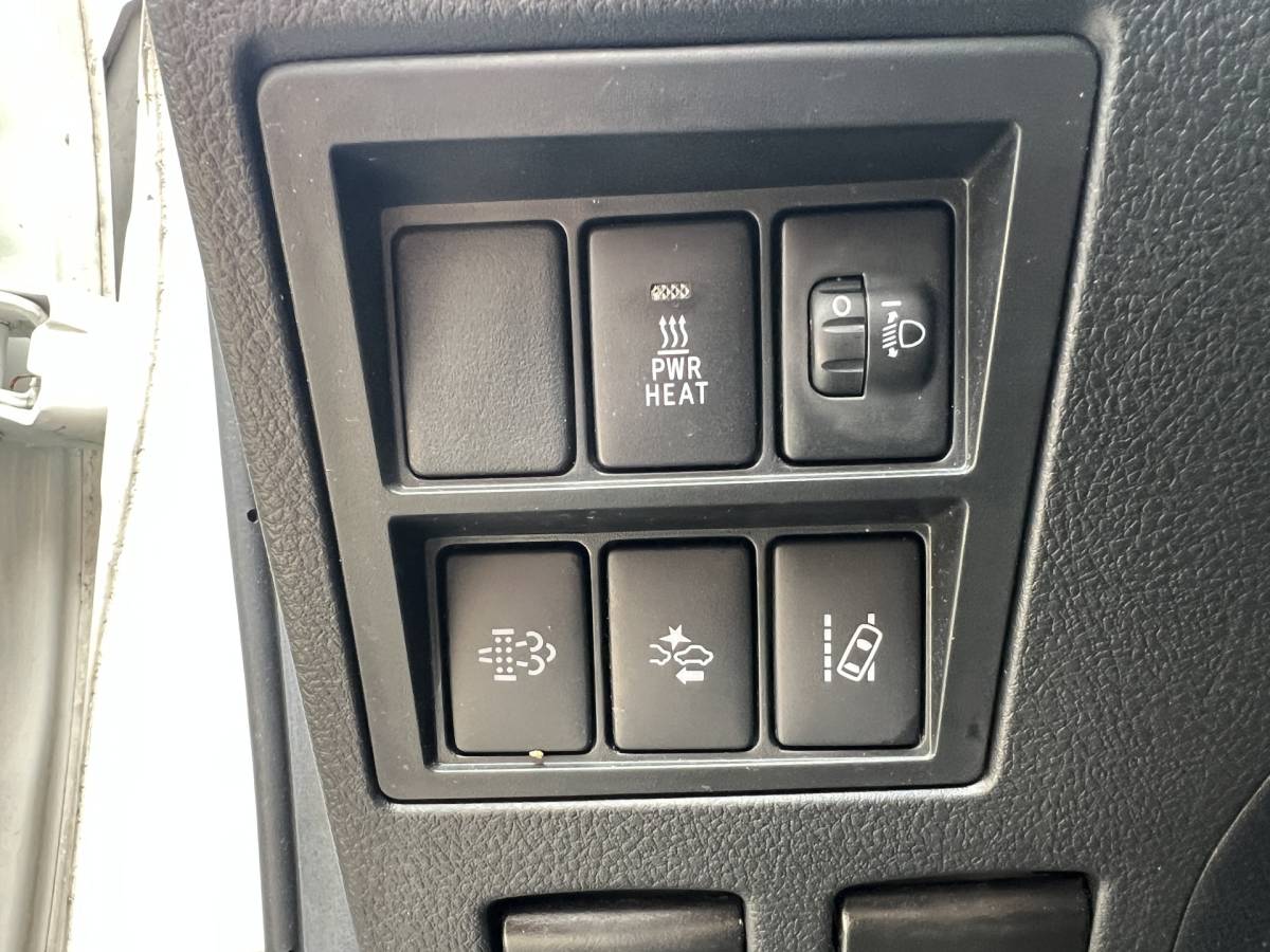 Toyota Hilux Toyota HiLux 2.4 D-4D-F Double Cab Professional
