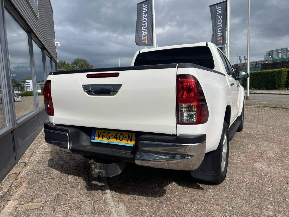 Toyota Hilux Toyota HiLux 2.4 D-4D-F Double Cab Professional