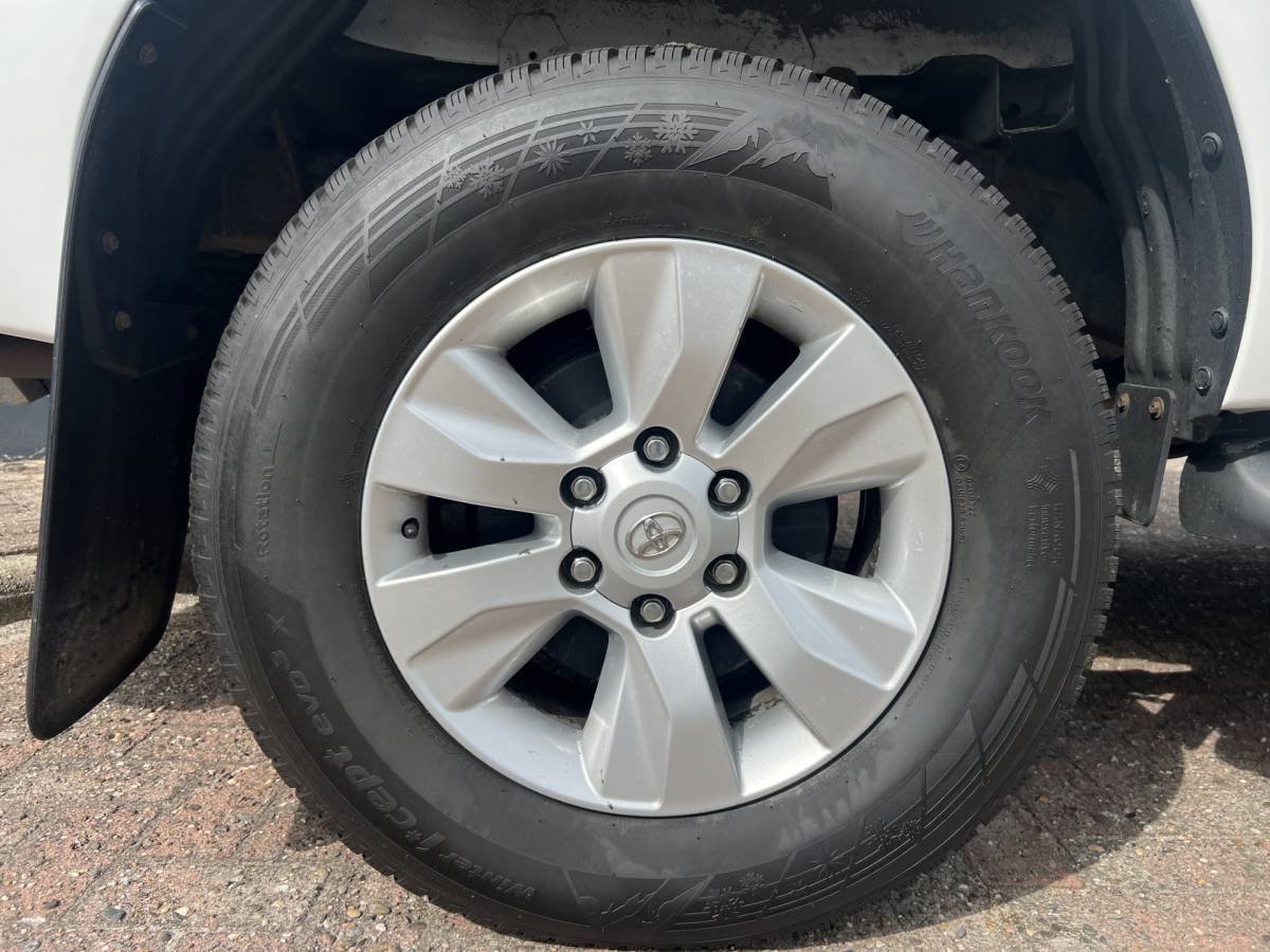 Toyota Hilux Toyota HiLux 2.4 D-4D-F Double Cab Professional