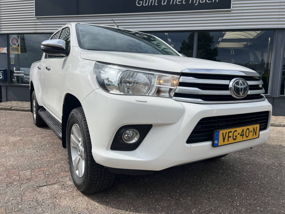 Toyota Hilux Toyota HiLux 2.4 D-4D-F Double Cab Professional