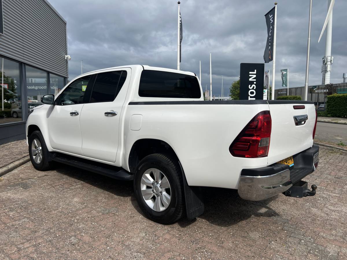 Toyota Hilux Toyota HiLux 2.4 D-4D-F Double Cab Professional