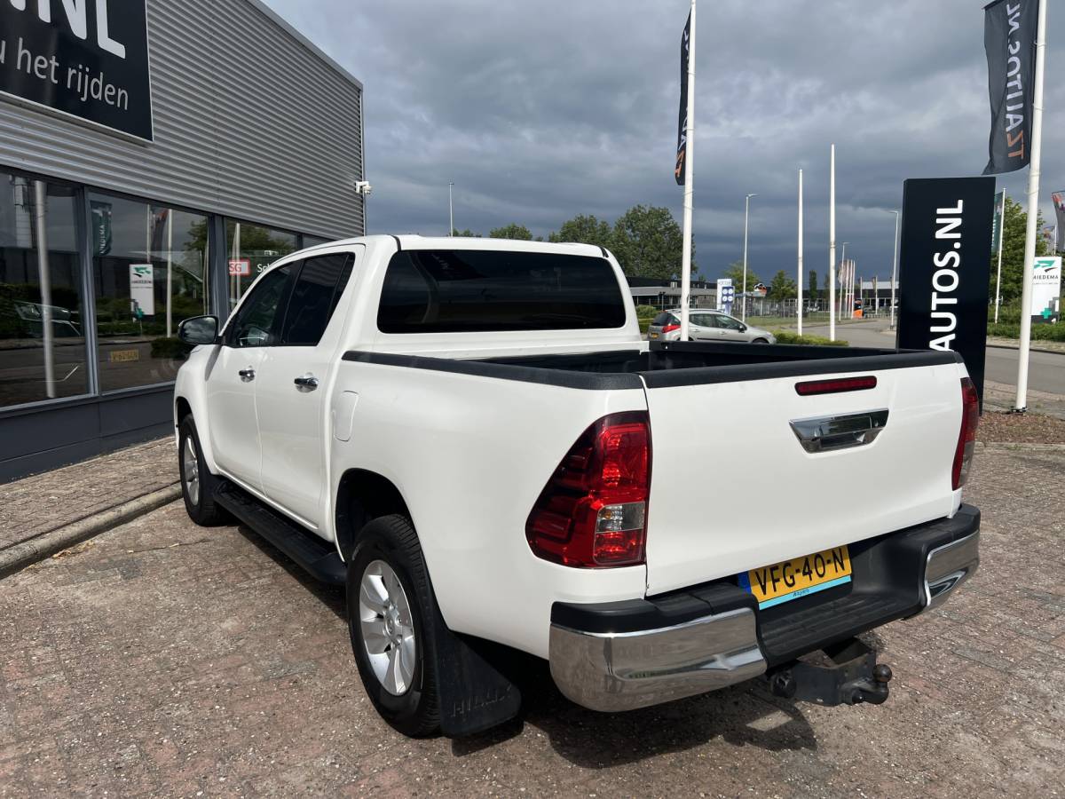 Toyota Hilux Toyota HiLux 2.4 D-4D-F Double Cab Professional