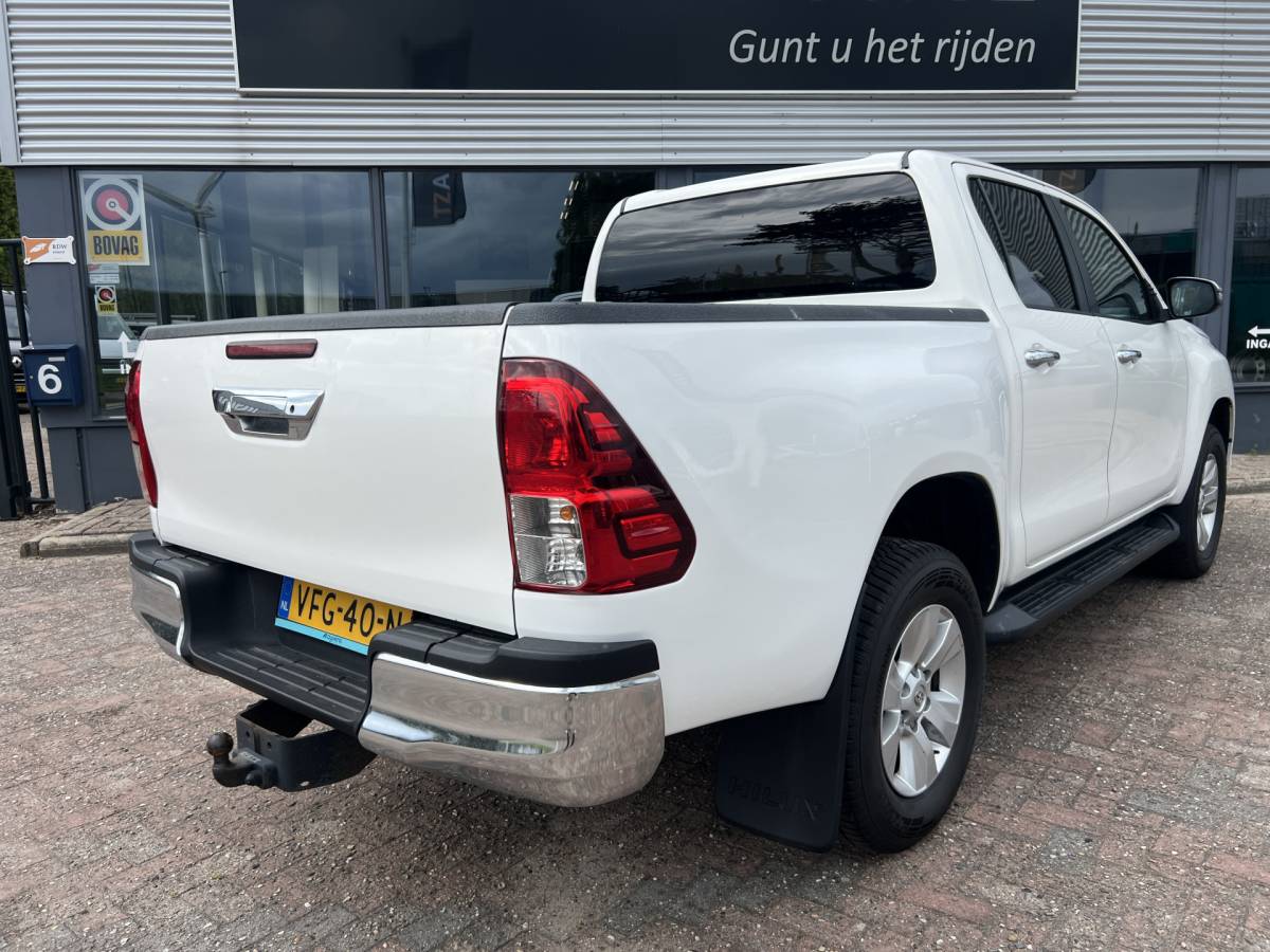 Toyota Hilux Toyota HiLux 2.4 D-4D-F Double Cab Professional