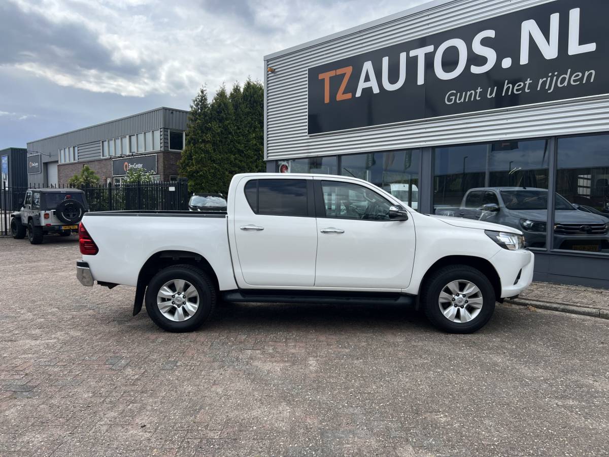 Toyota Hilux Toyota HiLux 2.4 D-4D-F Double Cab Professional