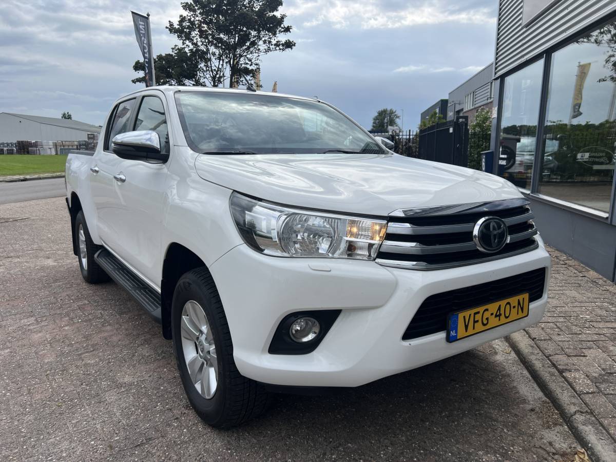 Toyota Hilux Toyota HiLux 2.4 D-4D-F Double Cab Professional