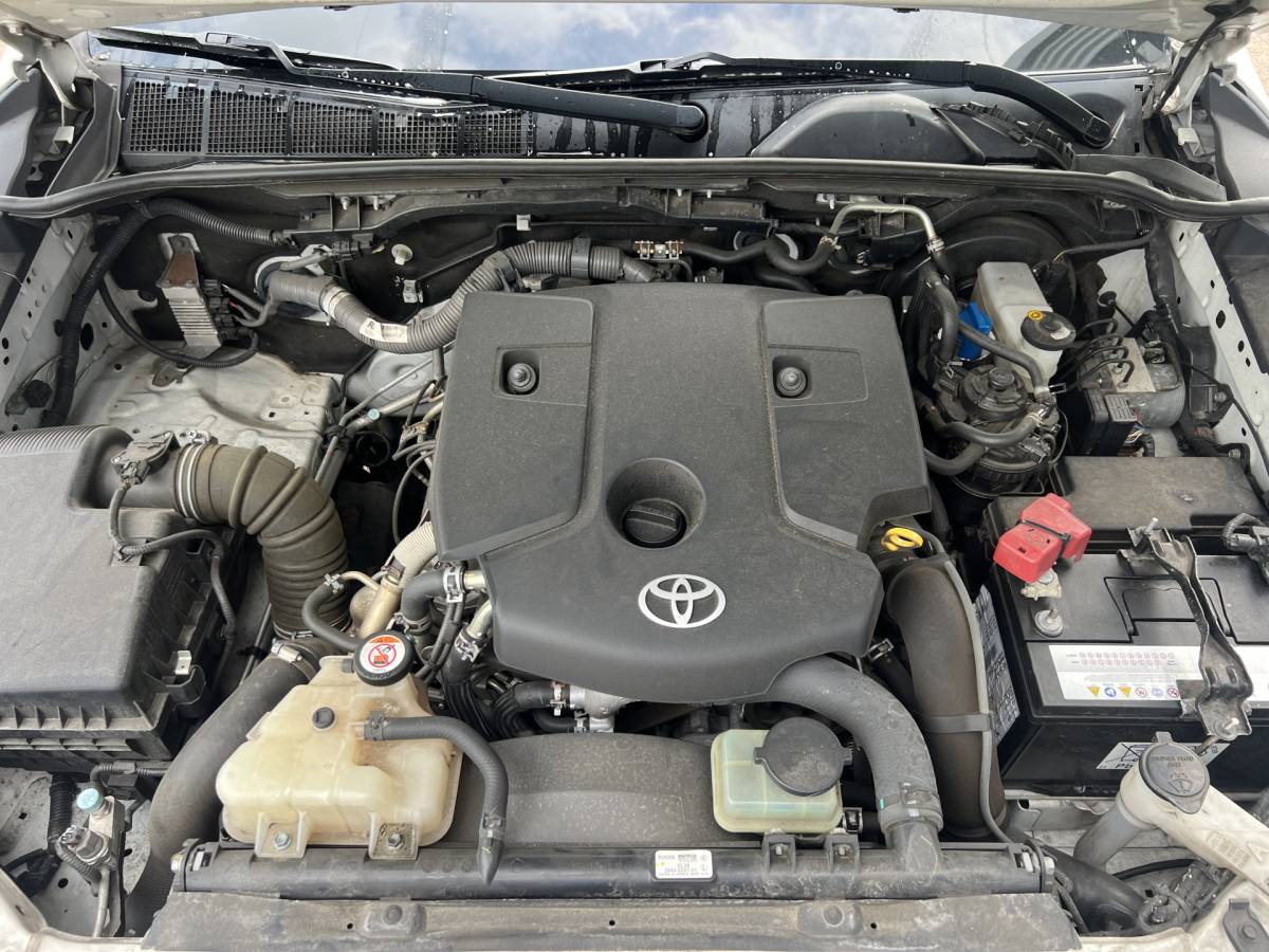Toyota Hilux Toyota HiLux 2.4 D-4D-F Double Cab Professional
