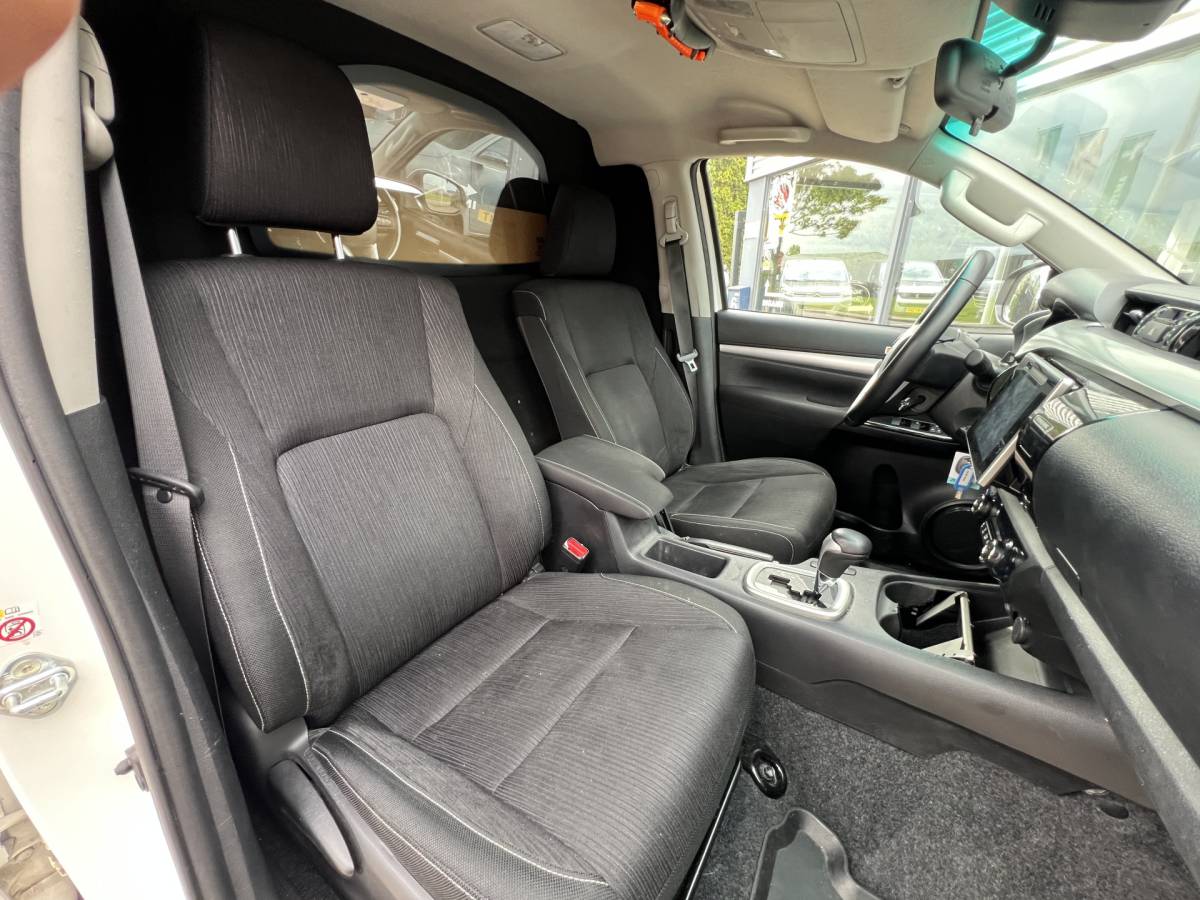 Toyota Hilux Toyota HiLux 2.4 D-4D-F Double Cab Professional
