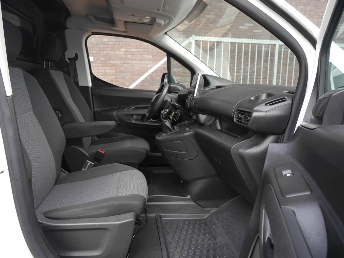 Peugeot Partner Peugeot Partner 1.6 BlueHDI Premium Long | Marge auto | Airco | Cruise control | Navigatie | Parkeersensoren achter | Laadruimte betimmering