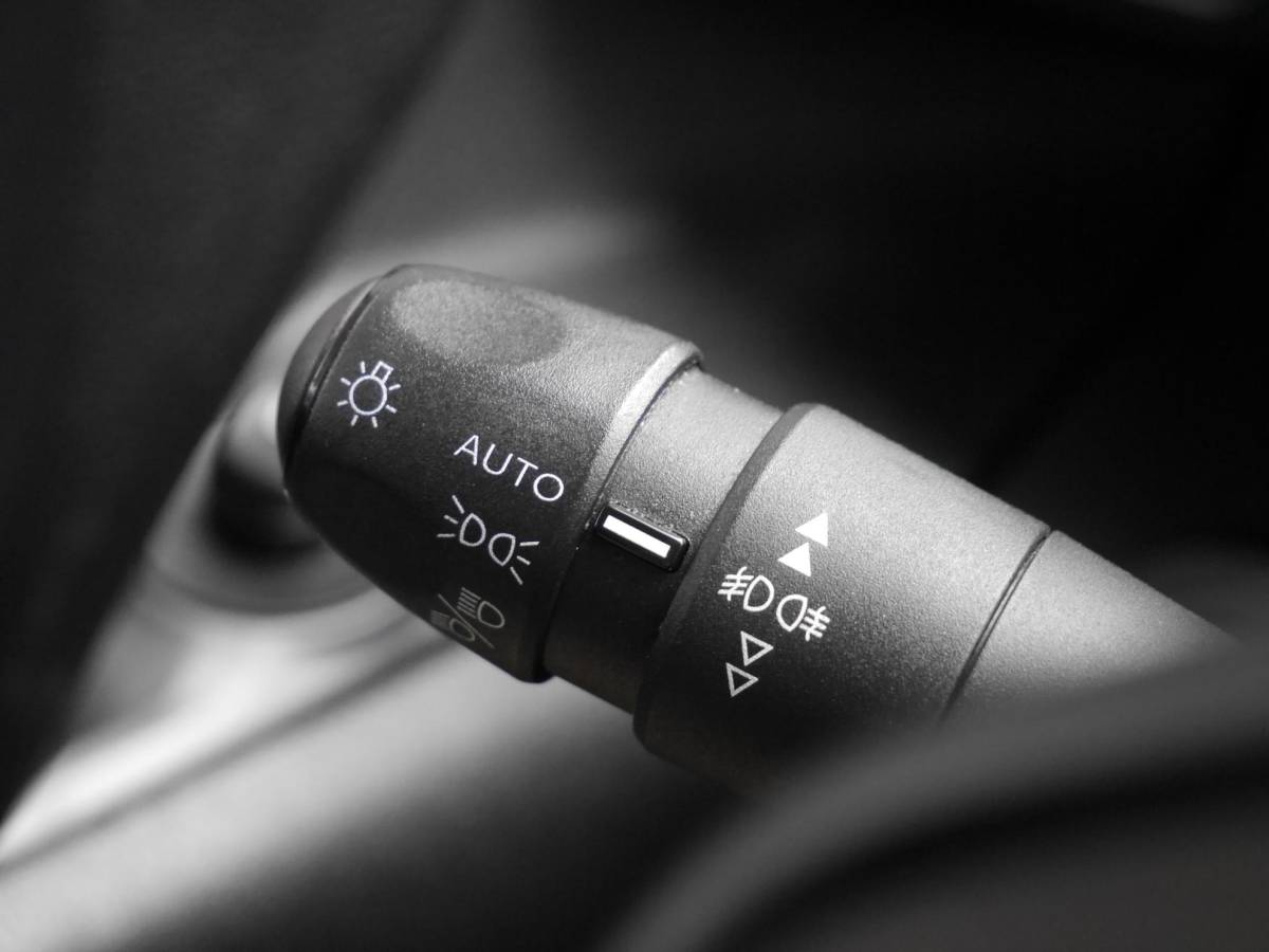 Peugeot Partner Peugeot Partner 1.6 BlueHDI Premium Long | Marge auto | Airco | Cruise control | Navigatie | Parkeersensoren achter | Laadruimte betimmering