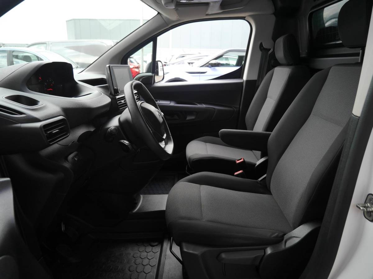 Peugeot Partner Peugeot Partner 1.6 BlueHDI Premium Long | Marge auto | Airco | Cruise control | Navigatie | Parkeersensoren achter | Laadruimte betimmering