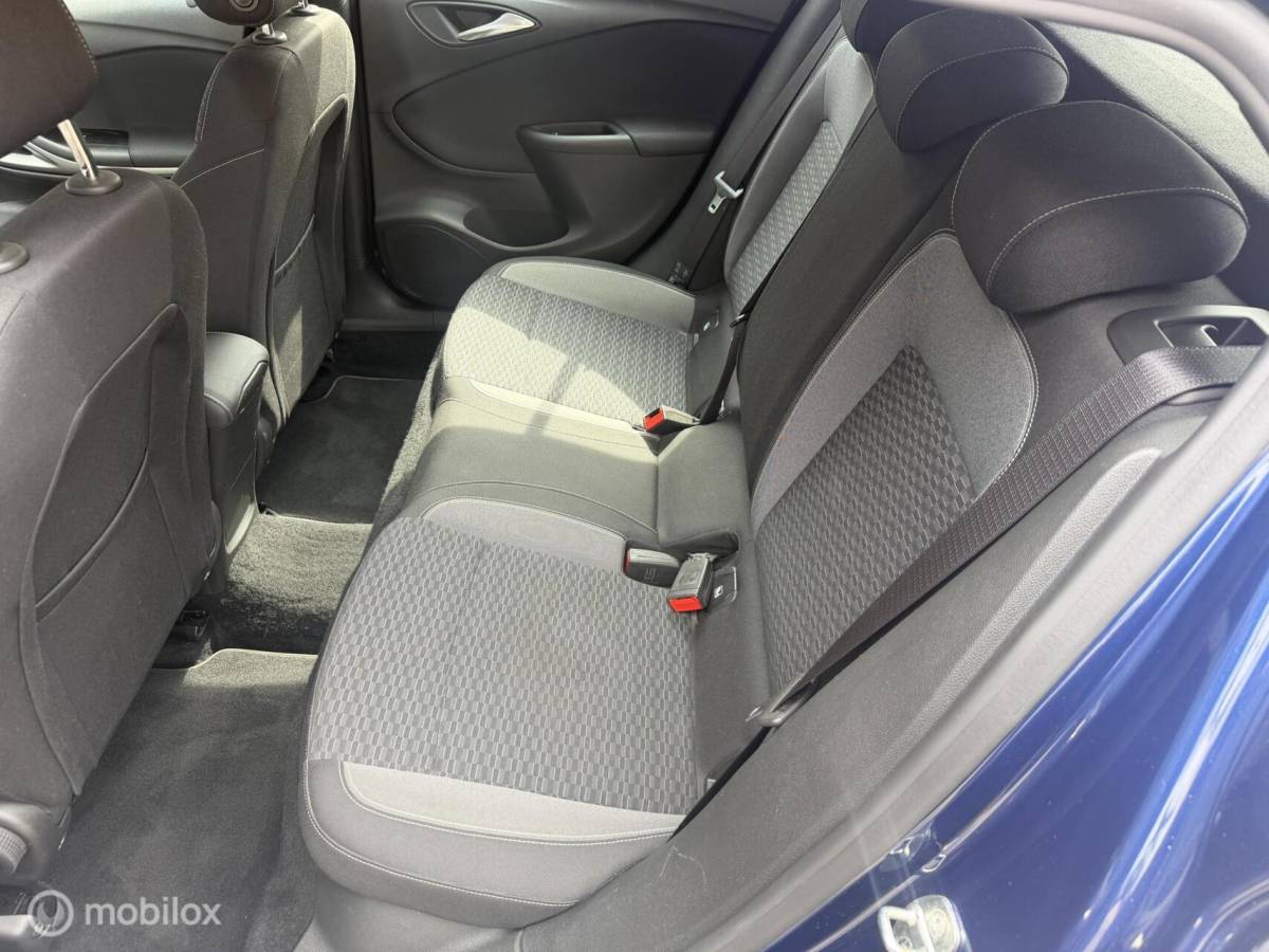 Opel Astra Opel Astra 1.2 Turbo Edition CLIMA*CRUISE*CARPLAY*HAAK*NAP!*LED