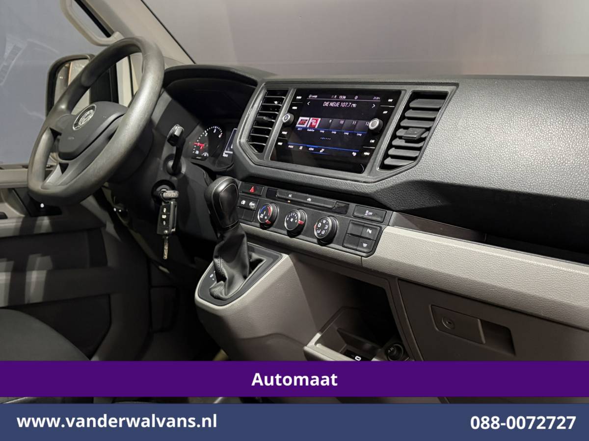 Volkswagen Crafter Volkswagen Crafter 2.0 TDI 141pk Automaat L3H3 L2H2 Euro6 Airco | Camera | Navigatie | Apple Carplay Android Auto, Parkeersensoren, Bijrijdersbank, 3000kg trekvermogen