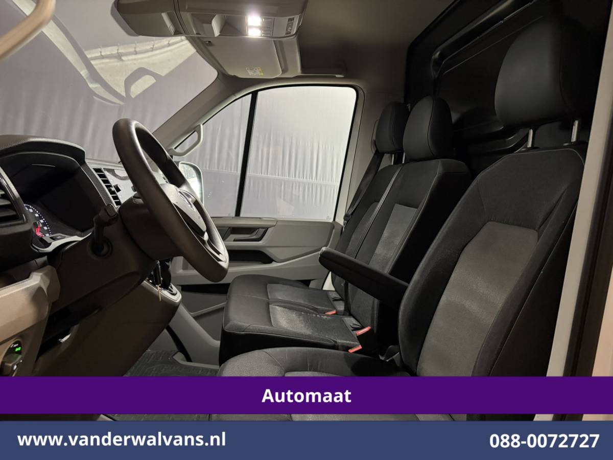 Volkswagen Crafter Volkswagen Crafter 2.0 TDI 141pk Automaat L3H3 L2H2 Euro6 Airco | Camera | Navigatie | Apple Carplay Android Auto, Parkeersensoren, Bijrijdersbank, 3000kg trekvermogen