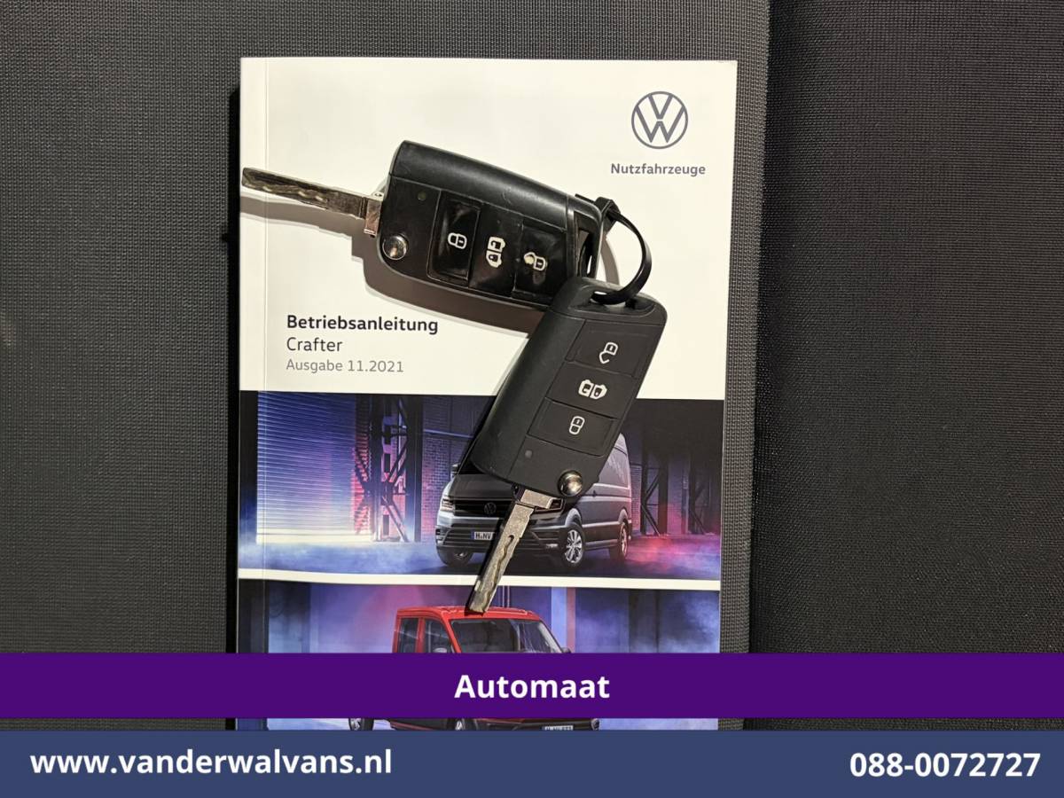 Volkswagen Crafter Volkswagen Crafter 2.0 TDI 141pk Automaat L3H3 L2H2 Euro6 Airco | Camera | Navigatie | Apple Carplay Android Auto, Parkeersensoren, Bijrijdersbank, 3000kg trekvermogen