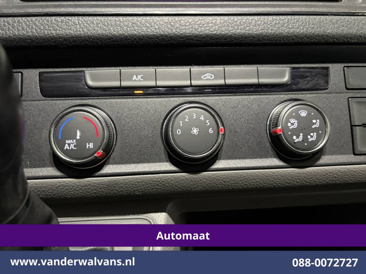 Volkswagen Crafter Volkswagen Crafter 2.0 TDI 141pk Automaat L3H3 L2H2 Euro6 Airco | Camera | Navigatie | Apple Carplay Android Auto, Parkeersensoren, Bijrijdersbank, 3000kg trekvermogen